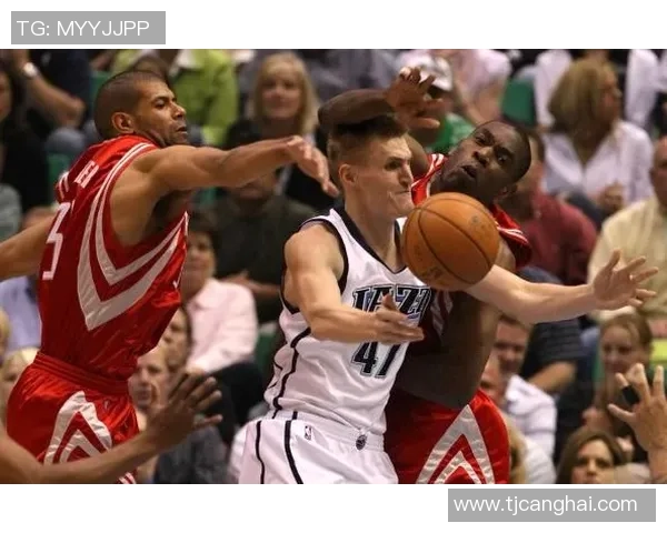 2007年NBA季后赛火箭对爵士首场较量精彩回顾与赛况分析