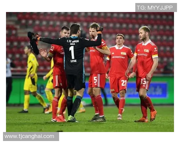 哈化柏林与法兰克福激战正酣谁能在德甲赛场上笑到最后 哈化柏林与法兰克福激战正酣谁能在德甲赛场上笑到最后