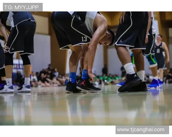 拉努斯与巴兰基亚激战正酣比分走势引人关注分析 拉努斯与巴兰基亚激战正酣比分走势引人关注分析